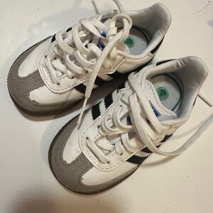Toddler Adidas Sambas size 5K